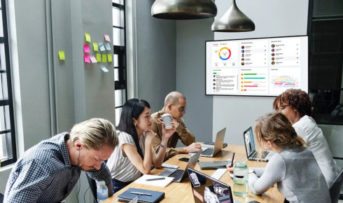 Tailoring Visual Technology: Why Custom Digital Displays Are Reshaping Business Communication